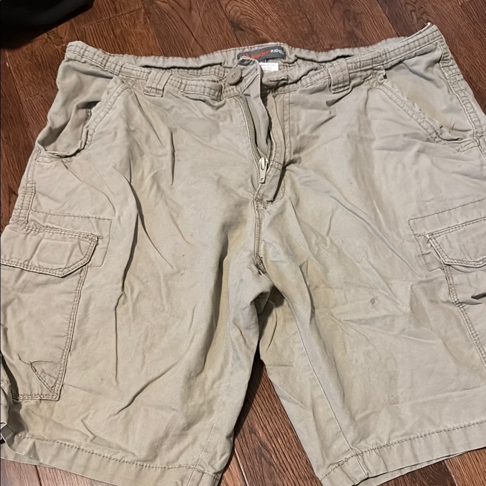 Tan Cargo Shorts with Knee-Length Cut
